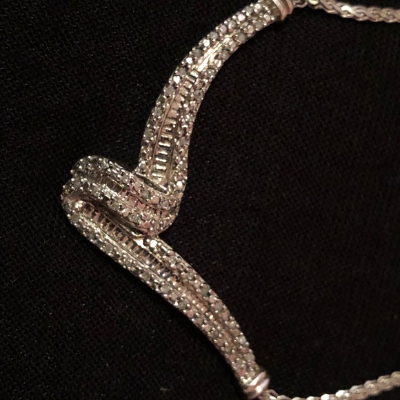 Elegant Silver Knot diamond Necklace - Picture 4 of 8